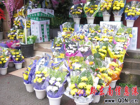 �ֵ��������ߕr �Gɫ����̼�����������M�D��