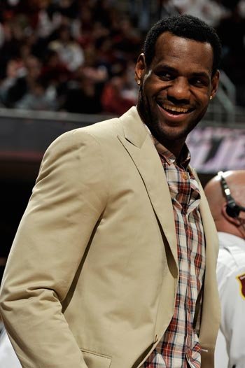 詹姆斯涉獵英超聯(lián)賽 投資足球成利物浦小老板