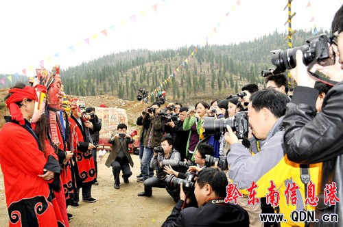 ˼�݃��򃮼� ������Ů��ʣ��D��