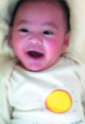 李嘉欣分享兒子笑臉照片 孕期三動手術除腎結石