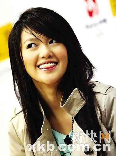 歌手譚維維或簽約新東家 有望成汪峰小師妹