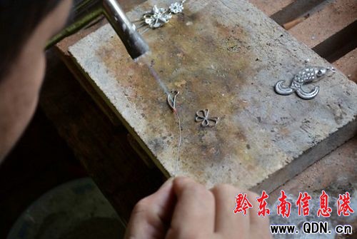 �����y�������� ��ˇ�gƷ�l�P�����Ļ�(�D)