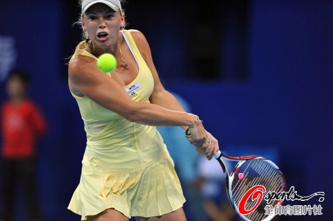 佩內塔苦戰三盤制造冷門 送蛋逆轉沃茲進四強