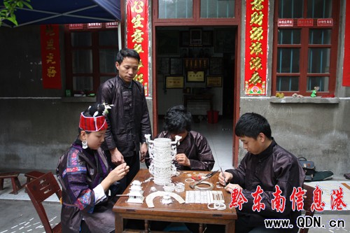 �y��ˡ�����ˮ�����D��