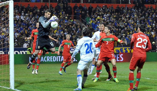 附加賽-波黑0-0悶平葡萄牙 場(chǎng)地糟糕拖累C羅