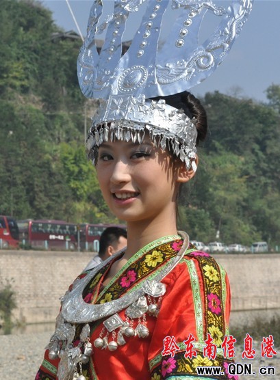 黔東南超100公里跑 禮儀小姐添色彩(圖)