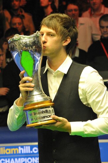 特魯姆普連贏七局10-8艾倫 首奪英錦賽冠軍