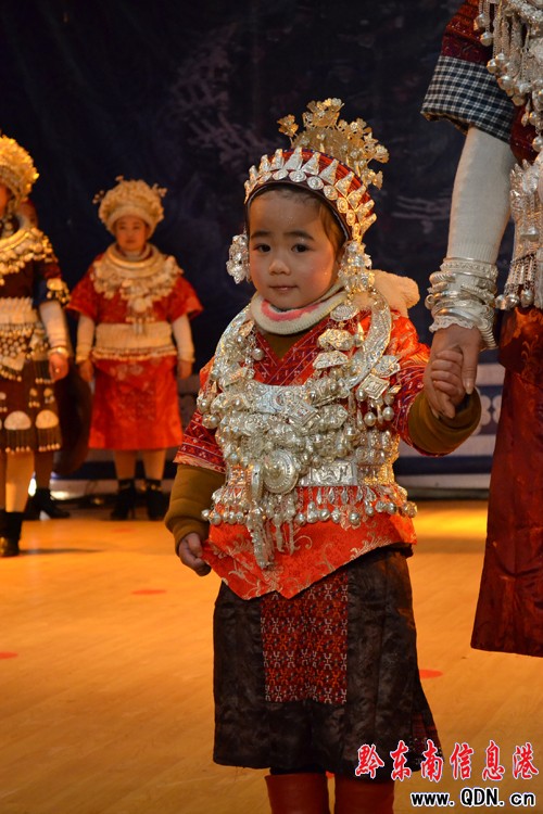 2012中國•凱里甘囊香國際蘆笙節(jié)苗族服飾(銀飾)展演大賽開賽