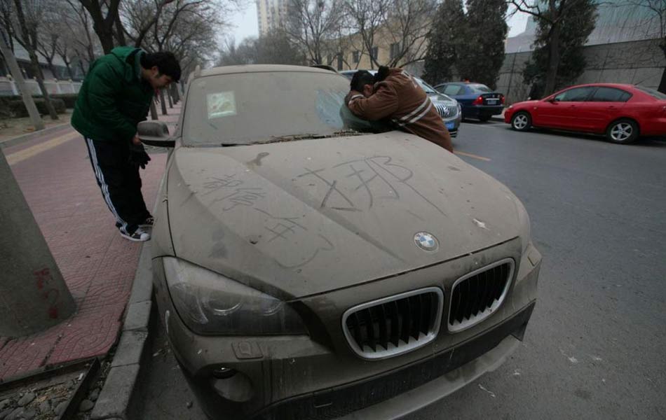 3��1�գ��������������ҕ�_���Tͣ���˰���֮�õġ����RX1���I܇���������ߣ���܇ǰ�󶼛]�����գ����L�����ϵġ���܇ȼ�����Ę��R��Ҳδ��ȥ�����������ϵ�����ȿ���܇��Ҳ������������Ʒ������܇����ȥ�Ǎ��µģ�߀δ�����ա��@�v܇�ǌ��RX1����̖��xDrive 25i���ٷ�ָ���ۃr��47�fԪ��

