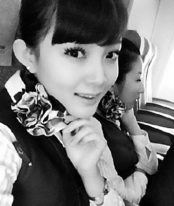 前魯能隊長與女友領證結婚 嬌妻是靚麗空姐