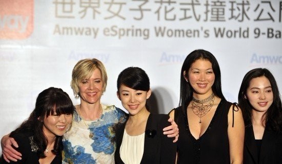 �˕���܇٧�{����l���� ����Ůͬ�_���G(�D)