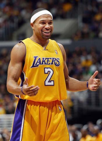 費舍爾拒赴火箭報到 老魚一場不打就被買斷?