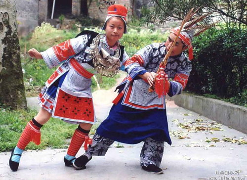 獨特的革家“阿布·阿龍”(組圖)