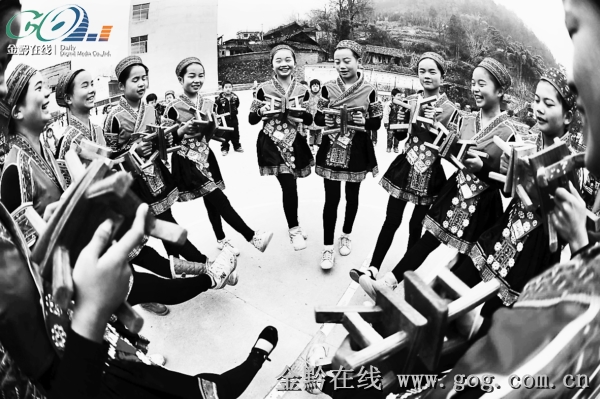 ʩ���h�����Ļ��MУ�@����ɫ���M�D��