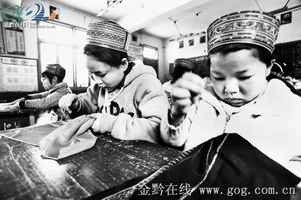 ʩ���h�����Ļ��MУ�@����ɫ���M�D��