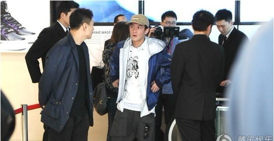 ꐹ�ϣ�c���ѹ�� ��Ů�۽z����H������