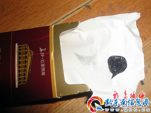 男子天黑打的花假幣 巡警辨假鈔真偽