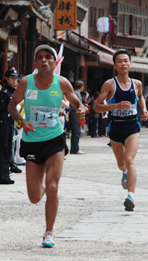 ���������  ������  �z