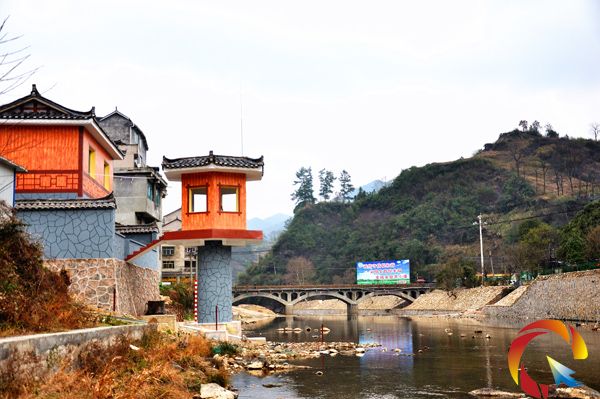 �½��ĵ���Ѳ�y(c��)վ 